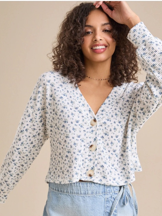 Altar'd State Dresses & Skirts - Altar'd State Ryleigh Cropped cardigan Button Front Blue Floral Woman’s Medium